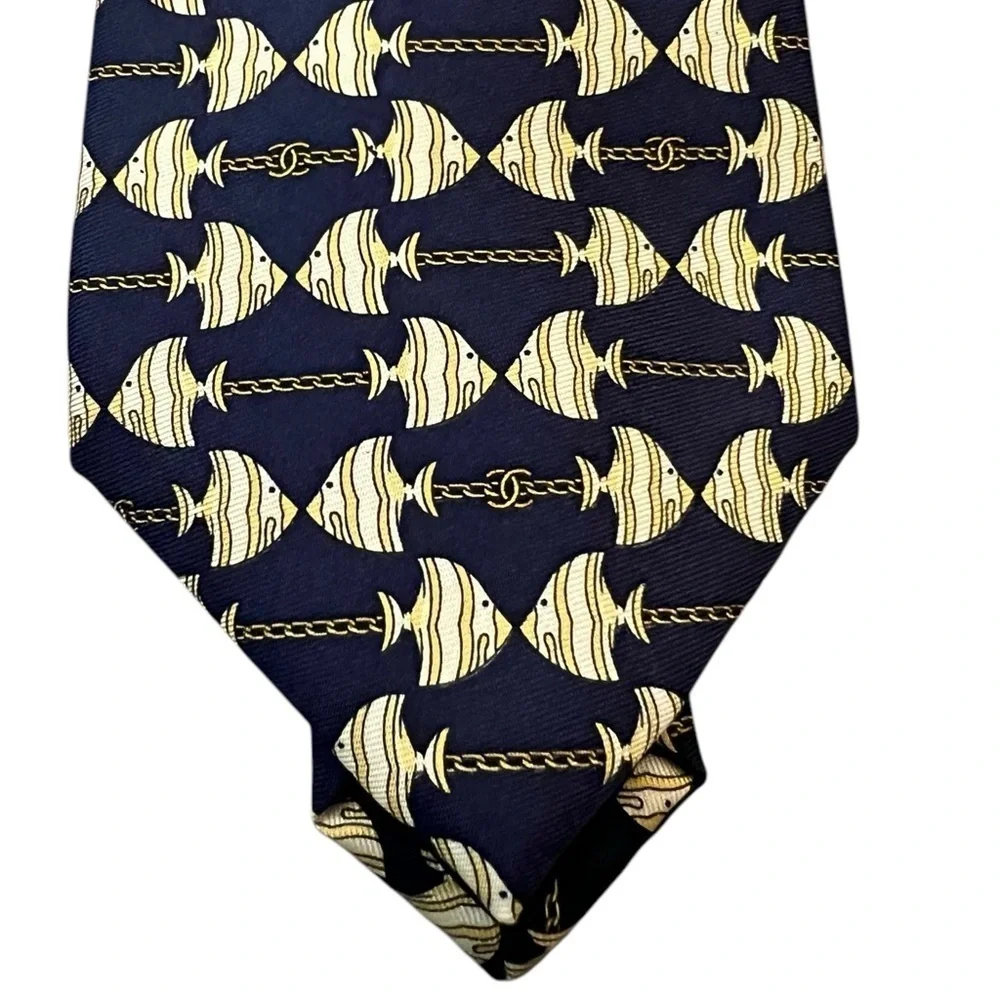 CHANEL silk tie, angelfish w/ chain & double C logo, navy blue & yellow/gold